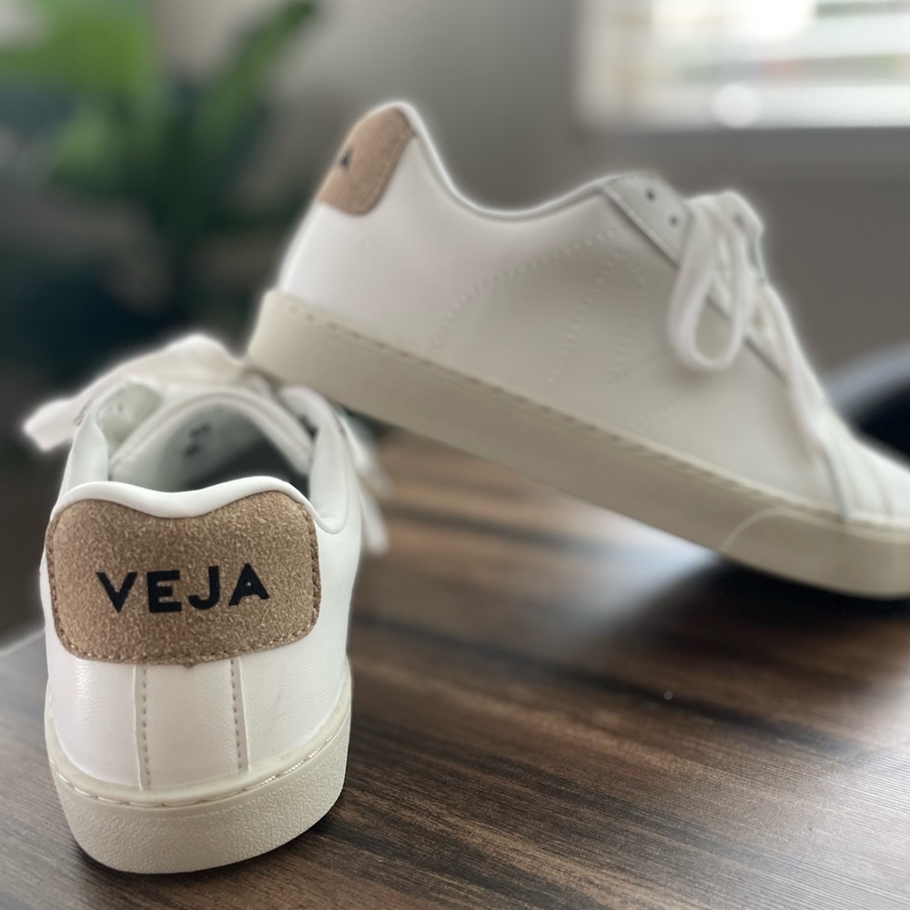 Gender neutral Veja sneakers EU 38